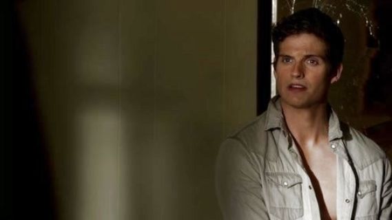 Kaleb's Hamako Half Sleeved Shirt on The Originals