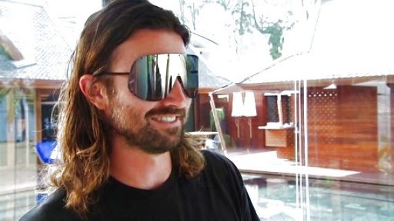 Kim Kardashian's Oversized Shield Sunglasses on Keeping Up With The Kardashians