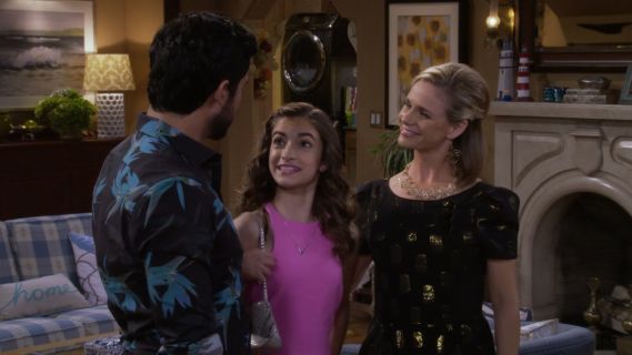 Kimmy Gibbler's Jacquard Short-Sleeved Dress on Fuller House