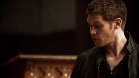 Klaus Mikaelson's Knit Henley on The Originals