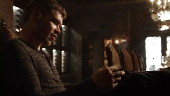 Klaus Mikaelson's Raw-Edge Henley on The Originals