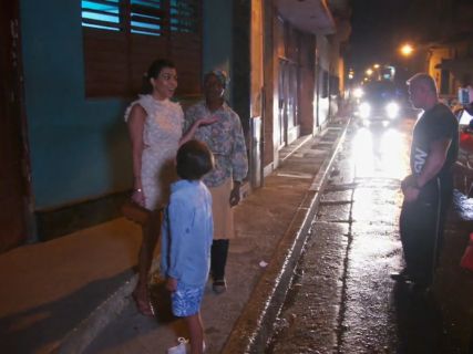 Kourtney Kardashians Beige Cutout Sandals on Keeping Up With The Kardashians