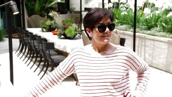 Kris Jenner's Striped t-shrit on Keeping Up With The Kardashians