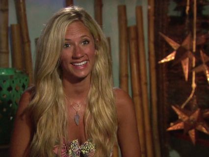 Lauren Himle's Wishbone Necklace on Bachelor in Paradise