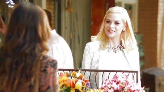 Lemon Breeland's Loose Sleeveless Blouse on Hart of Dixie