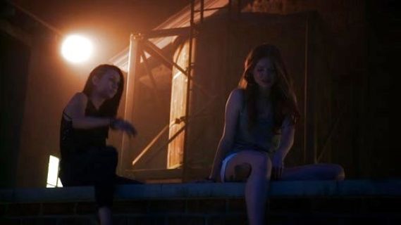 Lila Stanguard's Eyelets Oversized Tank on How to Get Away With Murder