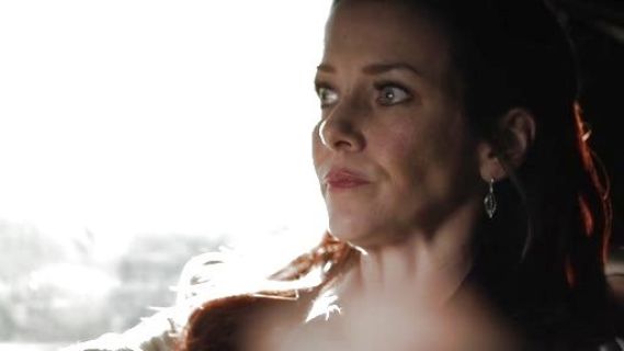 Lily Salvatore's Little Leaf Earrings on The Vampire Diaries