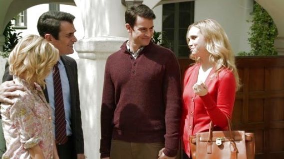 Lisa's Hamilton Traveler Medium Traveler on Modern Family