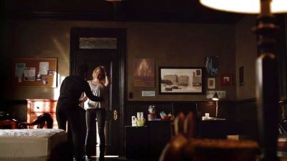 Liv Parker's 1981 High-Rise Skinny Jeans in Black Acid Wash (Distressed) on The Vampire Diaries