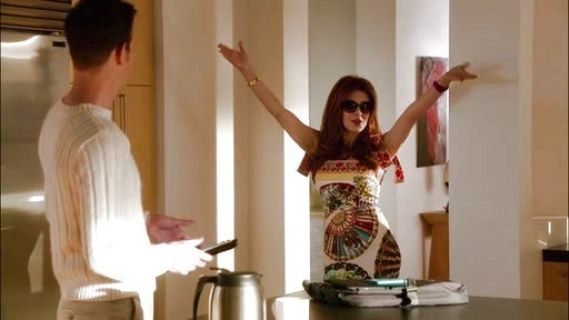 Louise Ellis's Tie-Shoulder Foulard-Print Dress on Revenge