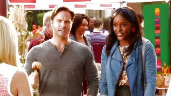 Lynly's Floral Print Crop Top on Hart of Dixie