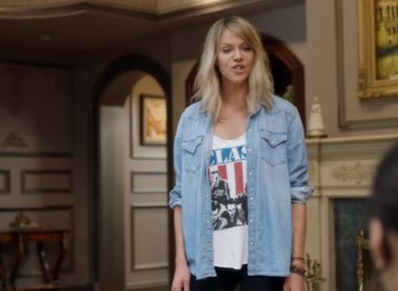 Mackenzie Murphy's Clash Tee on The Mick