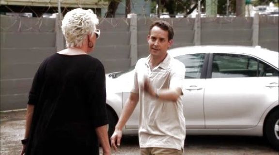 Madeline Westen's Black Teardrop Earrings on Burn Notice