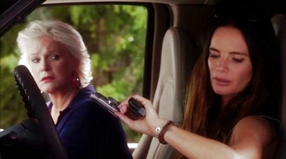 Madeline Westen's Hoop Earrings on Burn Notice