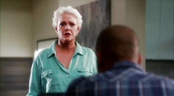 Madeline Westen's Roll-Sleeve Linen Shirt on Burn Notice