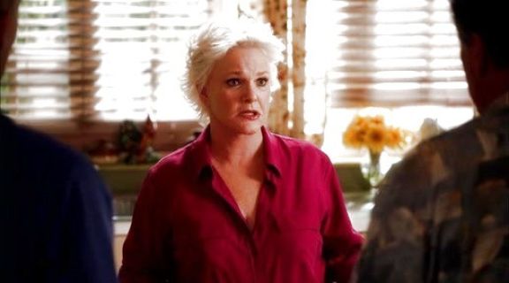 Madeline Westen's Silk Shirt on Burn Notice