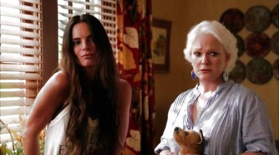 Madeline Westen's Tunic Top on Burn Notice