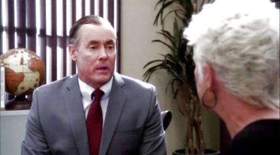 Madeline Westen's Woven Bag on Burn Notice