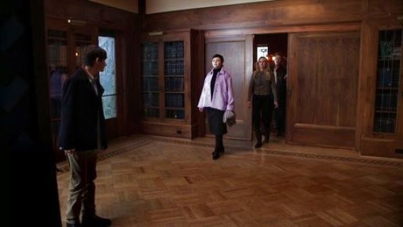 Mary Margaret Blanchard / Snow White's bekki turtleneck on Once Upon A Time 