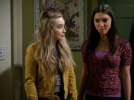 Maya Hart's Shrunken Twill Jacket on Girl Meets World