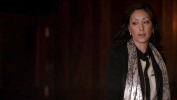 Megan Vannoy's Marah Long Sleeve Contrast Blouse on Nashville