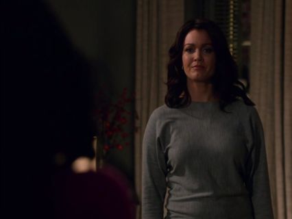 Mellie Grant's Saxxon Wool Sweater on Scandal