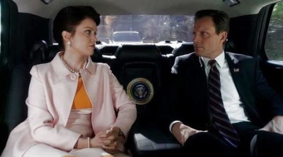 Mellie Grant's Single-Breasted Crepe Coat on Scandal