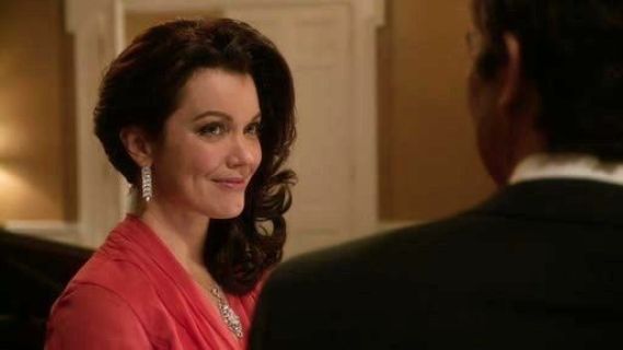 Mellie Grant's Slim Long Chandelier Earrings on Scandal