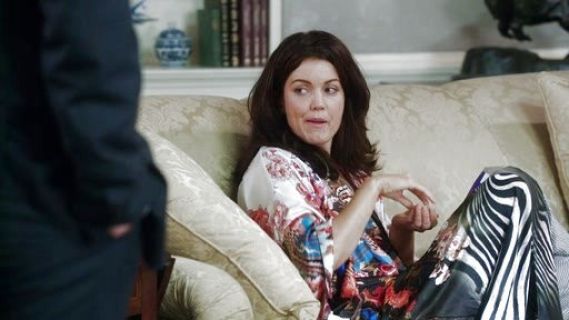 Mellie Grant's Xianado Long Satin Robe on Scandal