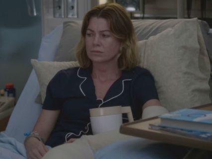 Meredith Grey's Vintage Short-Sleeve Pajamas on Grey's Anatomy
