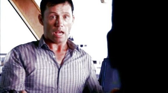 Michael Westen's Blue and White Stripe Shirt on Burn Notice
