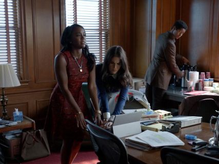 Michaela Pratt's Broken Stripe Dress on How to Get Away With Murder