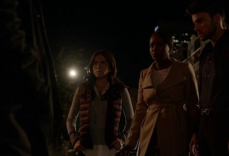 Michaela Pratt's Chessy Wrap Coat on How to Get Away With Murder