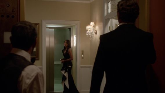 Olivia Pope's Fall 2015 Strapless Contrast Gown on Scandal