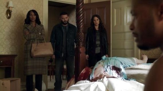 Olivia Pope's Saffiano Executive Tote Bag, Beige on Scandal