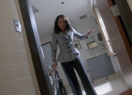 Olivia Pope's Tote in Black on Scandal