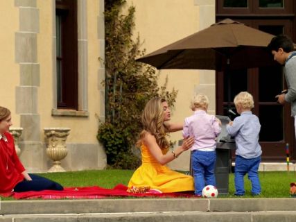 Paige Collins' Yellow Peter Pan Collar Dress on Royal Pains