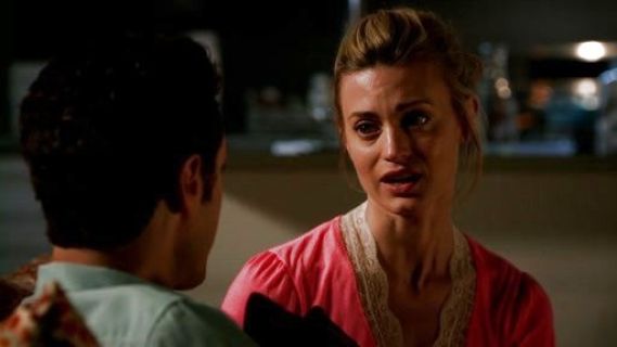 Paige Collins's Hannah Cuff Robe on Royal Pains