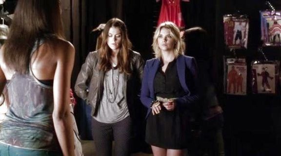 Paige's Dot Print Skinny Jeans on Pretty Little Liars