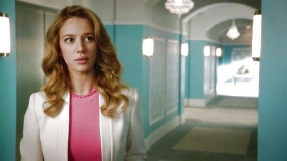 Petra Solano's Squared Away Necklace on Jane the Virgin