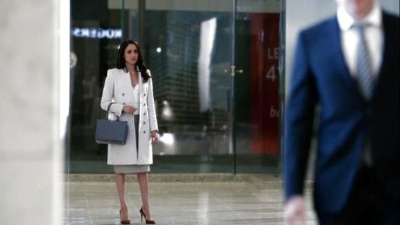 Rachel Zane's Soho PVC-trimmed leather pumps on Suits