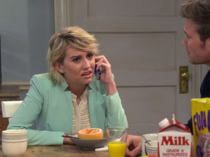 Riley Perrin's Inverted Notch Collar Blazer on Baby Daddy