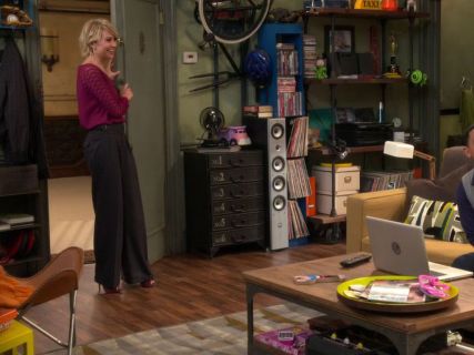Riley Perrin's Wide-leg wool-blend pants on Baby Daddy