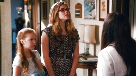 Rose Hattenbarger's Ditsy Floral Print Dress on Hart of Dixie