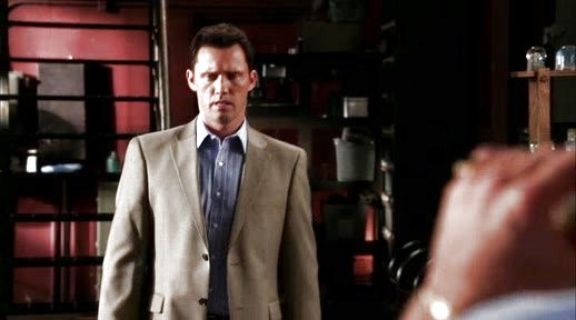 Sam Axe's Striped Shirt on Burn Notice