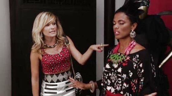 Samantha Jones's Zebra Atomic Box Bag on The Carrie Diaries