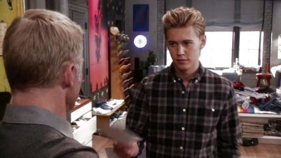 Sebastian Kydd's Plaid Shirt in Green on The Carrie Diaries