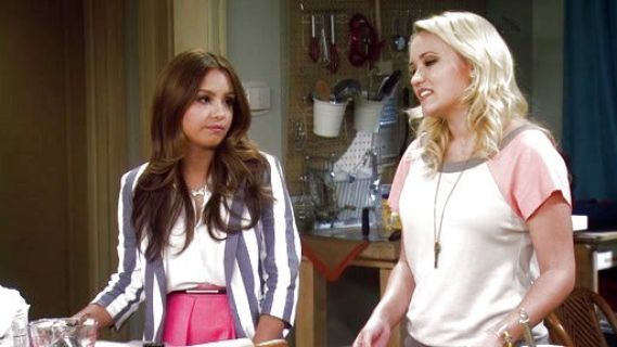 Sofia Rodriguez's Pleated Skirt on Young & Hungry