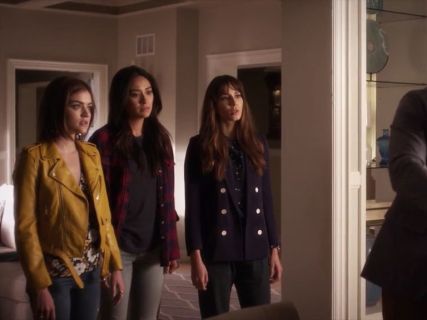Spencer Hastings' Double Breasted Blazer on Pretty Little Liars