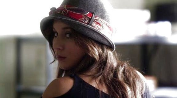 Spencer Hastings's Burgundy Polo on Pretty Little Liars